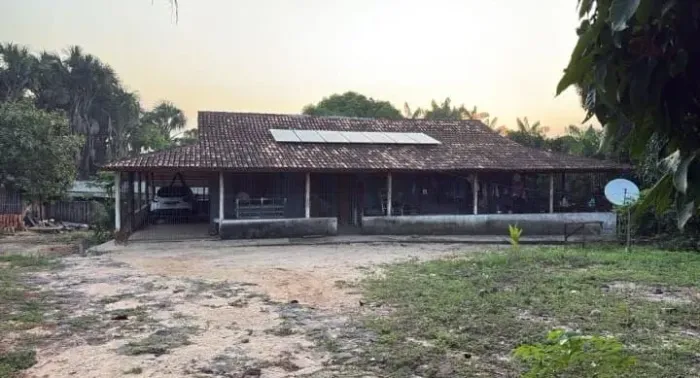 SÍTIO NA PA 242 ENTRE PEIXE BOI E CAPANEMA