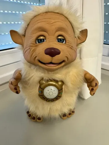 Boneco Yano Contador de Historias