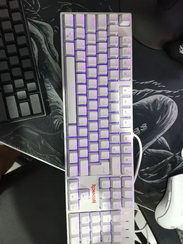 Teclado mecânico e mouse redragon ful branco em perfeitas condições