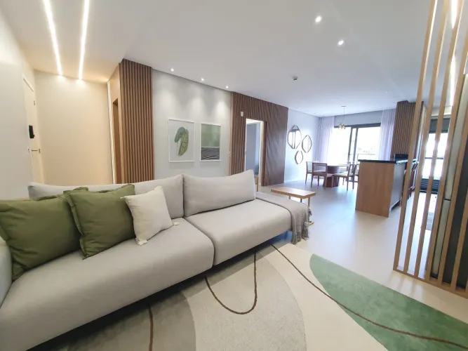 Apartamento mobiliado, 2 suítes, acesso exclusivo à praia, Morro das Pedras