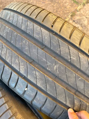 2 pneus 235/50 ARO 18 MICHELIN SEMINOVOS ORIGINAIS