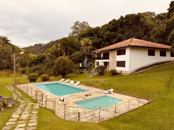 Conforto, Lazer e Tranquilidade em um Belíssimo Sítio em Simão Pereira/MG
