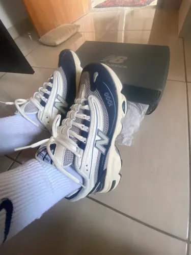 Vendo new balance 1000 n39/40 novo na caixa só vendo original com nota 