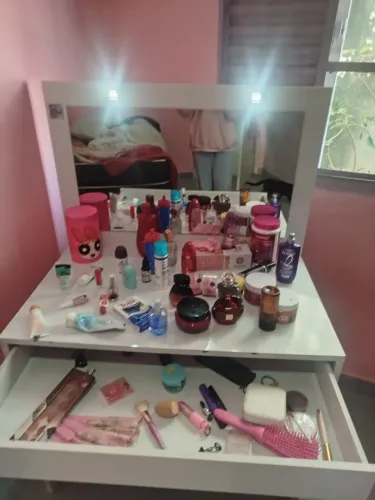 Kit Quarto: Penteadeira, Cama, Cômoda e Arara de roupa