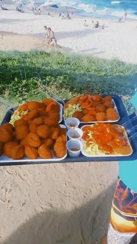 Presizo de vendendo pra trabalhar vendendo acarajé na praia 