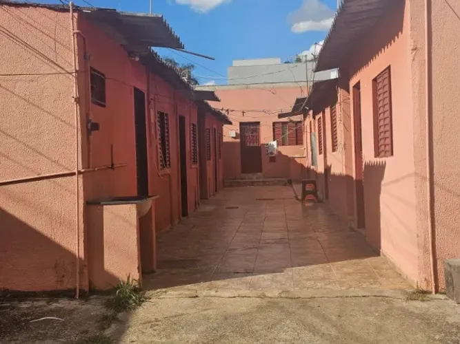 LOTE COM 8 KITNETS QSE 18- OTIMA RENDA ALUGUEL
