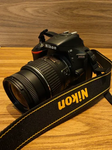 Vendo kit Nikon D5500 como novo, somente 3000 cliques!