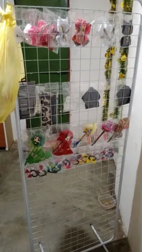 Vendo grade de loja vai com vários assessórios 