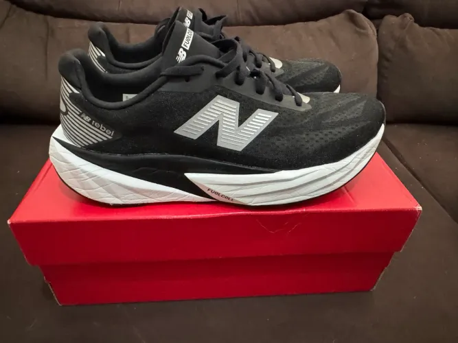 New Balance Rebel V5 