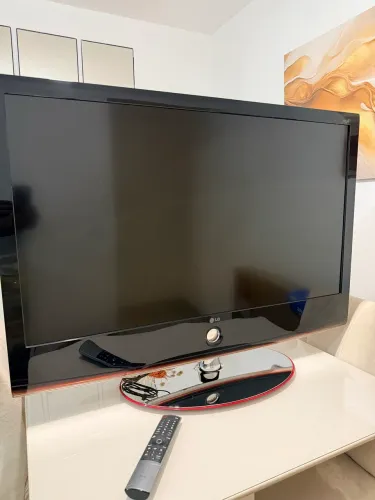 TV LG Scarlet 42? Full HD + Google Chromecast