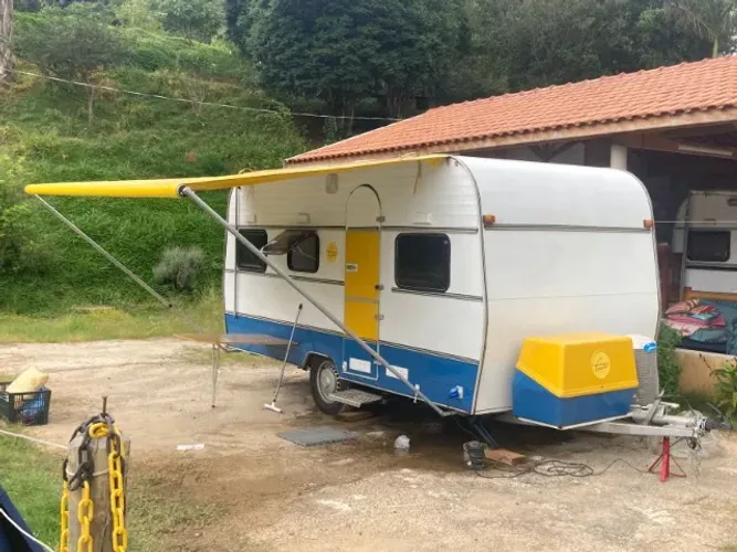 Trailer para 4 pessoas na praia de Boraceia