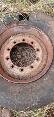 Roda para caminhão SÓ TEM UMA 