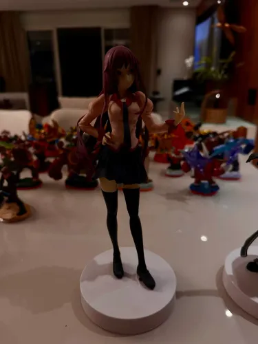 Esta figura é a Banpresto EXQ Hitagi Senjougahara da série Monogatari