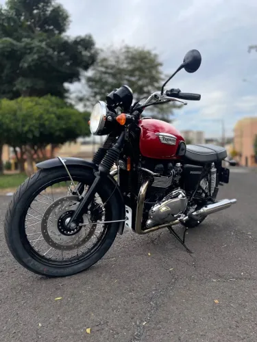 Triumph Bonneville T100 865 cc Vermelha 2013
