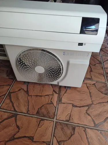 Vende ar condicionado 
