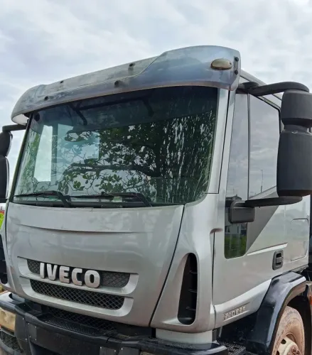 Vendo caminhão Iveco