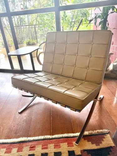 Poltrona Barcelona Clássica Design - Aço Inox Couro Legítimo Impecável
