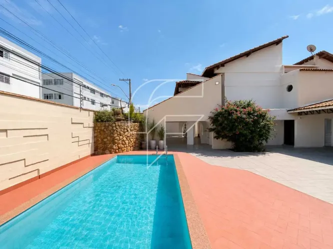 Imóvel para venda possui 380 metros quadrados com 5 quartos em Ipiranga - Guarapari - ES
