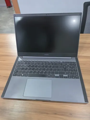 12033-NOTEBOOK SAMSUNG BOOK 550XDA-KS1 CORE I7 2.8 (1165G7) 8GB SSD 480GB recuperado