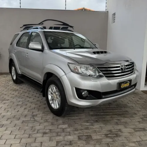 Toyota Hilux SW4 SRV D4-d 4X4 3.0 TDI Dies. AUT 2013