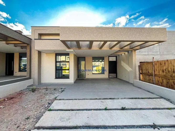 Casa com 3 quartos sendo 1 suíte à venda em Caucaia do Alto / Cotia - SP