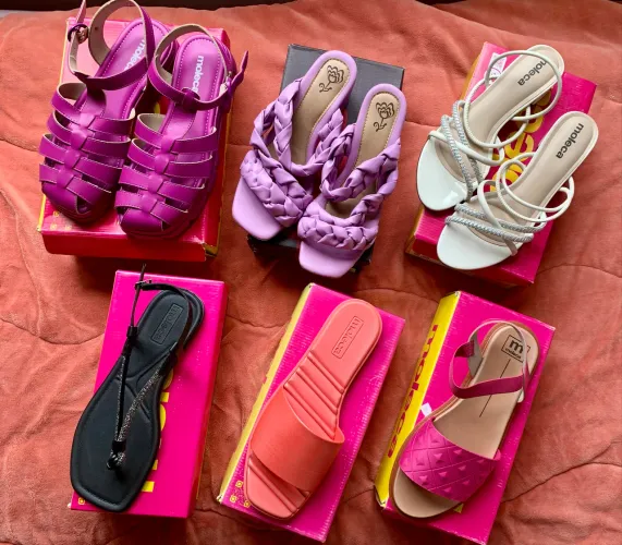 Sandálias novas moleca 39