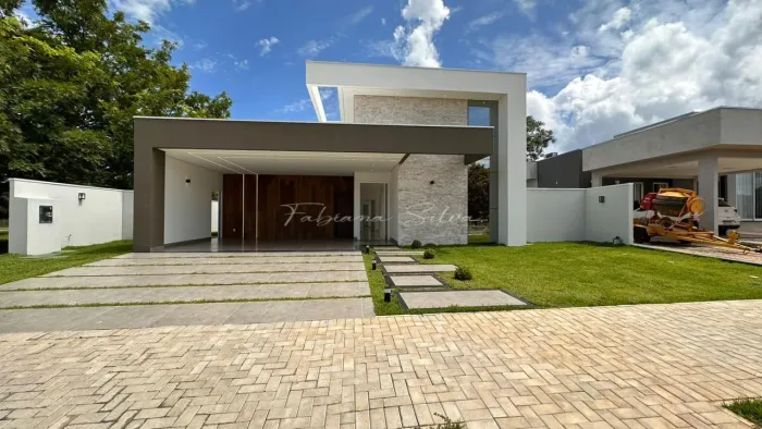 Casa a venda no Caribe Residence com 3 suites plenas + um quarto