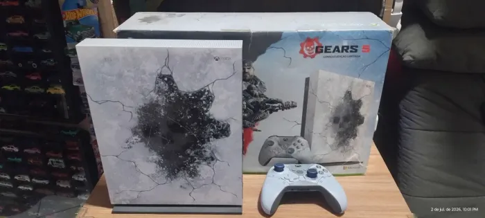 Xbox One x Edição Limitada Gears 5 + controle