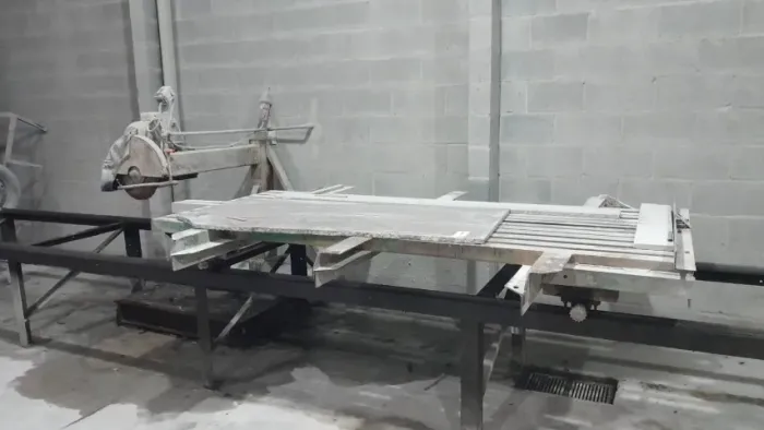 Serra mármore de carrinho