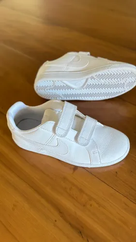 Tênis NIKE infantil 