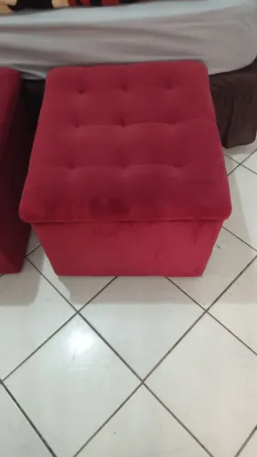 Puffs capitonê vermelho R$100,00 o par