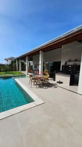 Vendo Casa em Condomínio Fechado à 100m da Praia