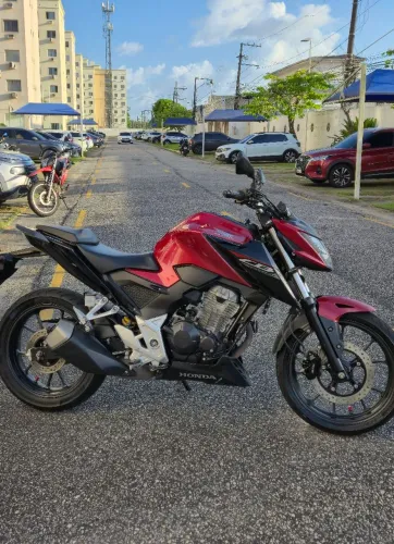 HONDA CB 300F 2025