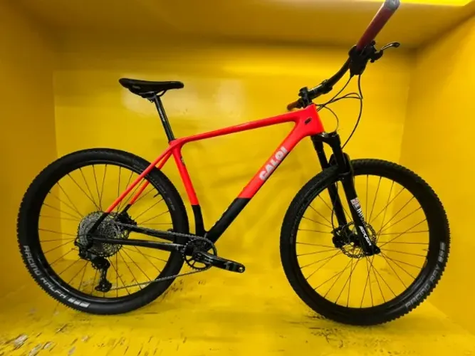 Bicicleta Caloi Carbon Sport tam 19 Mountain Bike