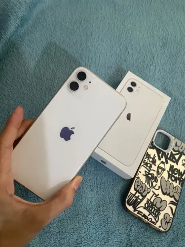 Vendo iPhone 11 usado - excelente estado.