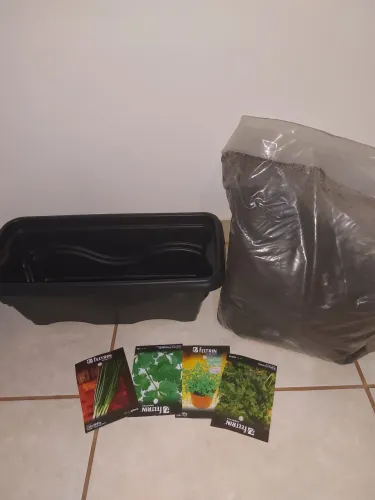 Floreira 9.5L + substrato para plantas 5kg + sementes