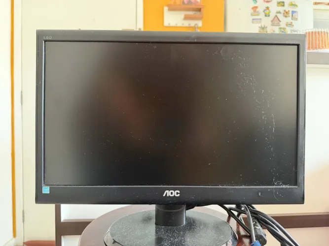 Monitor AOC e950Swn