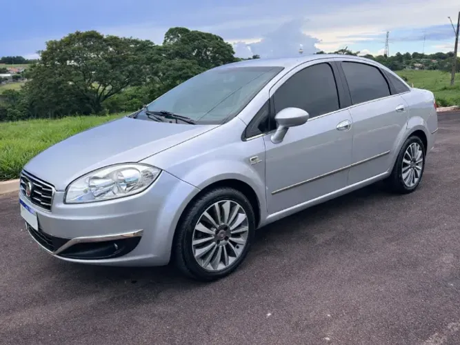 Fiat Linea Absolute 1.9/1.8 Flex Dualogic 4P 2015