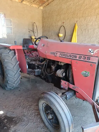 Trator 235 Massey Ferguson