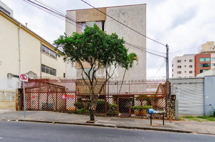 Apartamento de 3 Quartos, 01 Suíte, com 01 Vaga no Bairro Carmo.