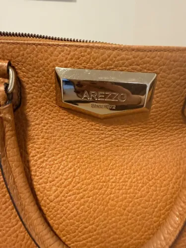 Bolsa Arezzo em couro legítimo