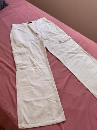 Calça cargo branca off white feminina