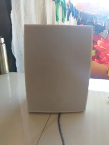 Vende se uma caixa JBL de som