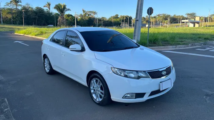 Kia Motors Cerato 1.6 16V Mec. 2011