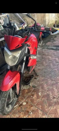 Vede - se ,apenas as peças dela