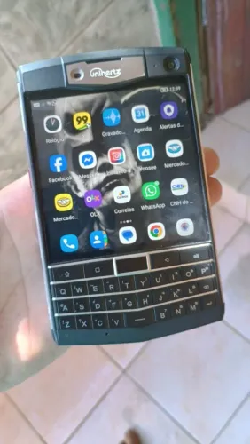 Celular Unihertz Titan com teclado fisico e touch em excelente estado bateria 100%
