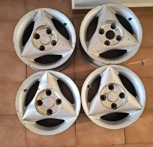 Roda de liga leve aro 13