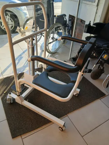 Cadeira banho motorizada