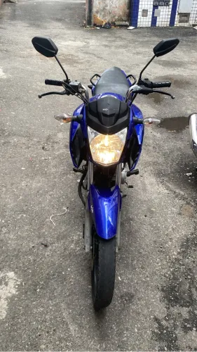 Moto precisa de dono pequenos detalhes a fazer
