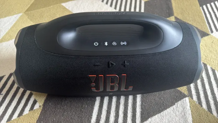 Boombox 4 (estado de nova)
